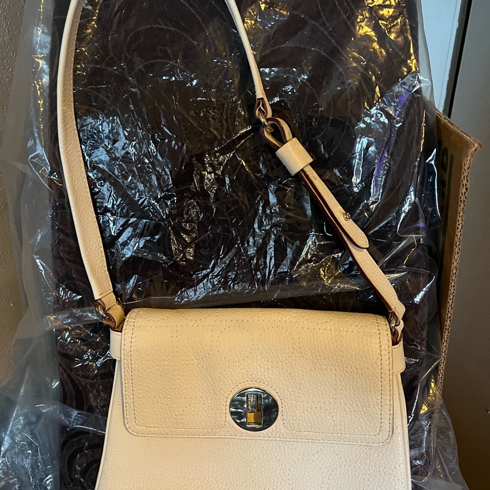 Elegant Cream Shoulder Bag